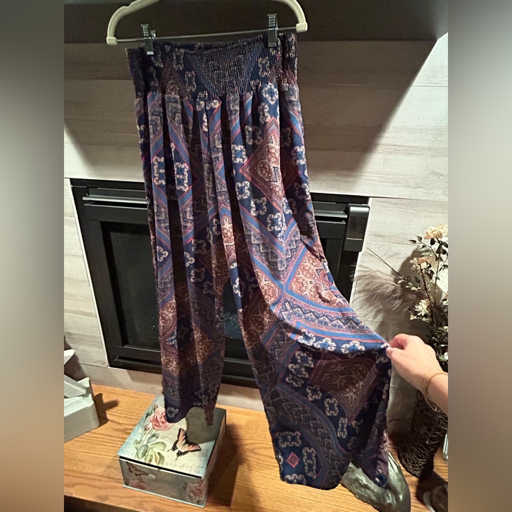 T37. Skies Are Blue Bohemian Paisley Wide Leg Pants